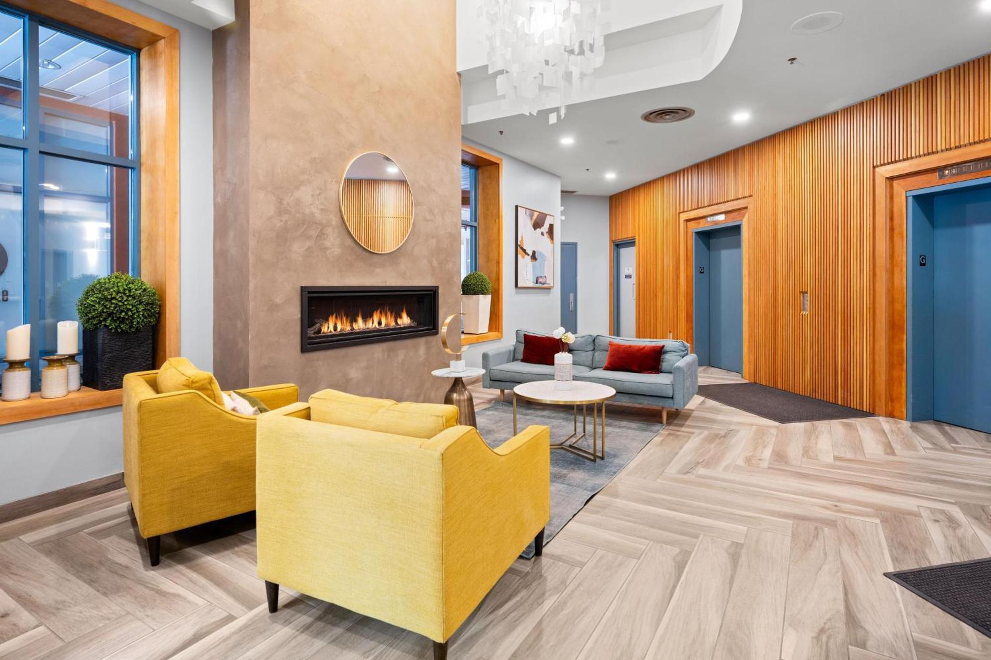 Alpenglow Lodge Family Studio With Murphy Bed By Mva ウィスラー エクステリア 写真